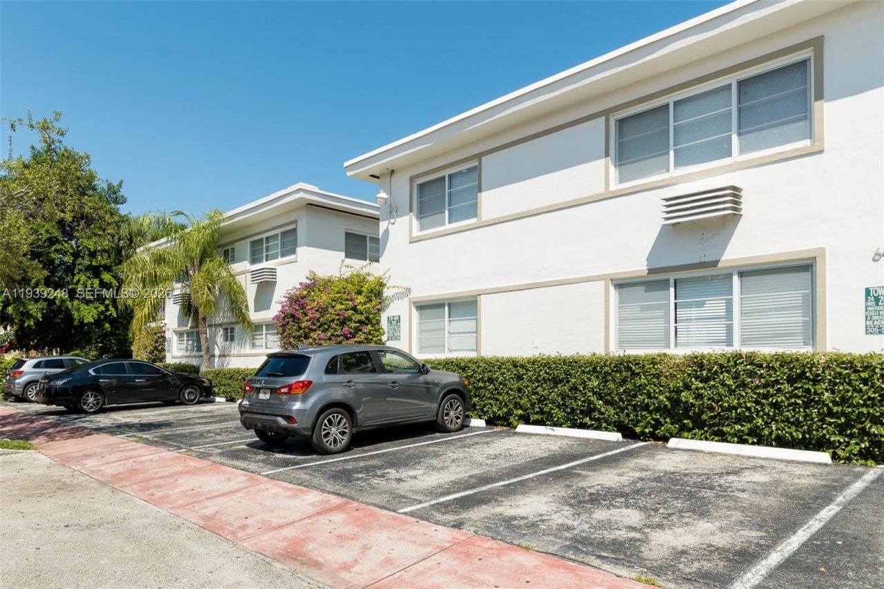 6921 Rue Vendome, Unit 10, Miami Beach, FL 33141 Photo