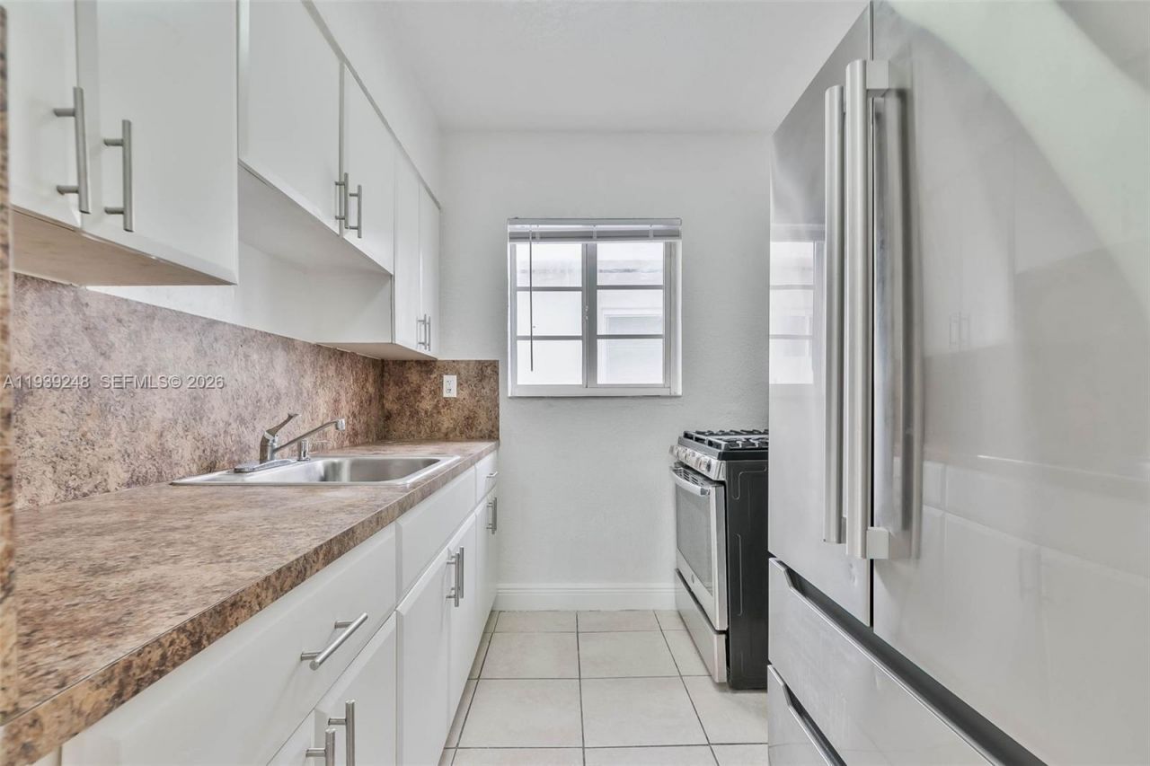 6921 Rue Vendome, Unit 10, Miami Beach, FL 33141 Photo