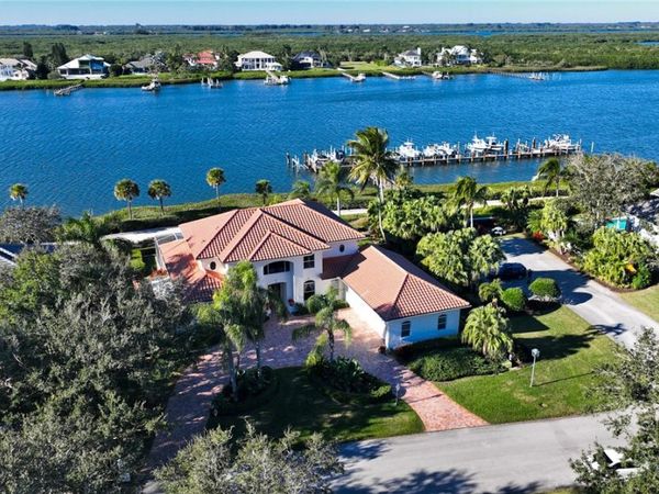 711 Marbrisa River Lane, Vero Beach, FL 32963