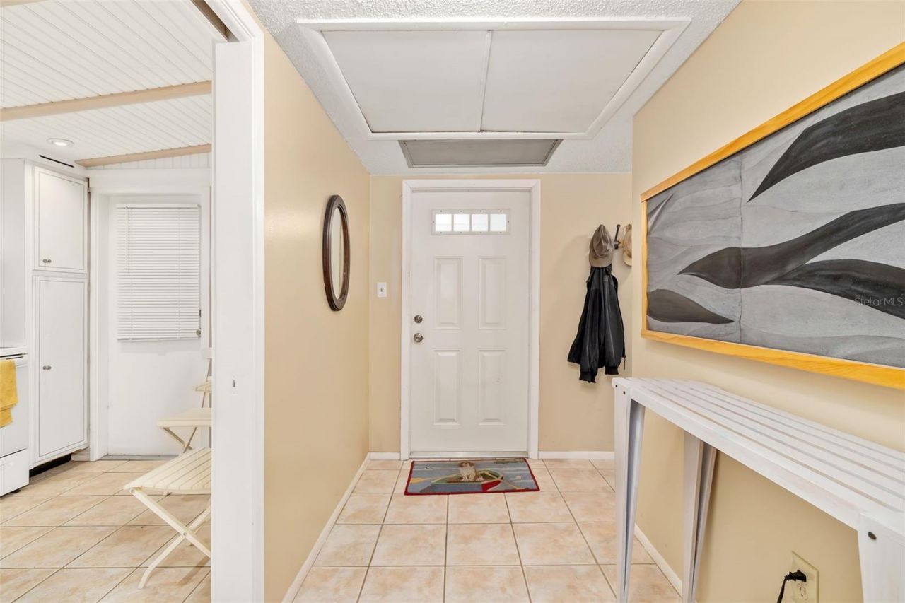 7461 W Country Club Drive, Unit 404, Sarasota, FL 34243 Photo