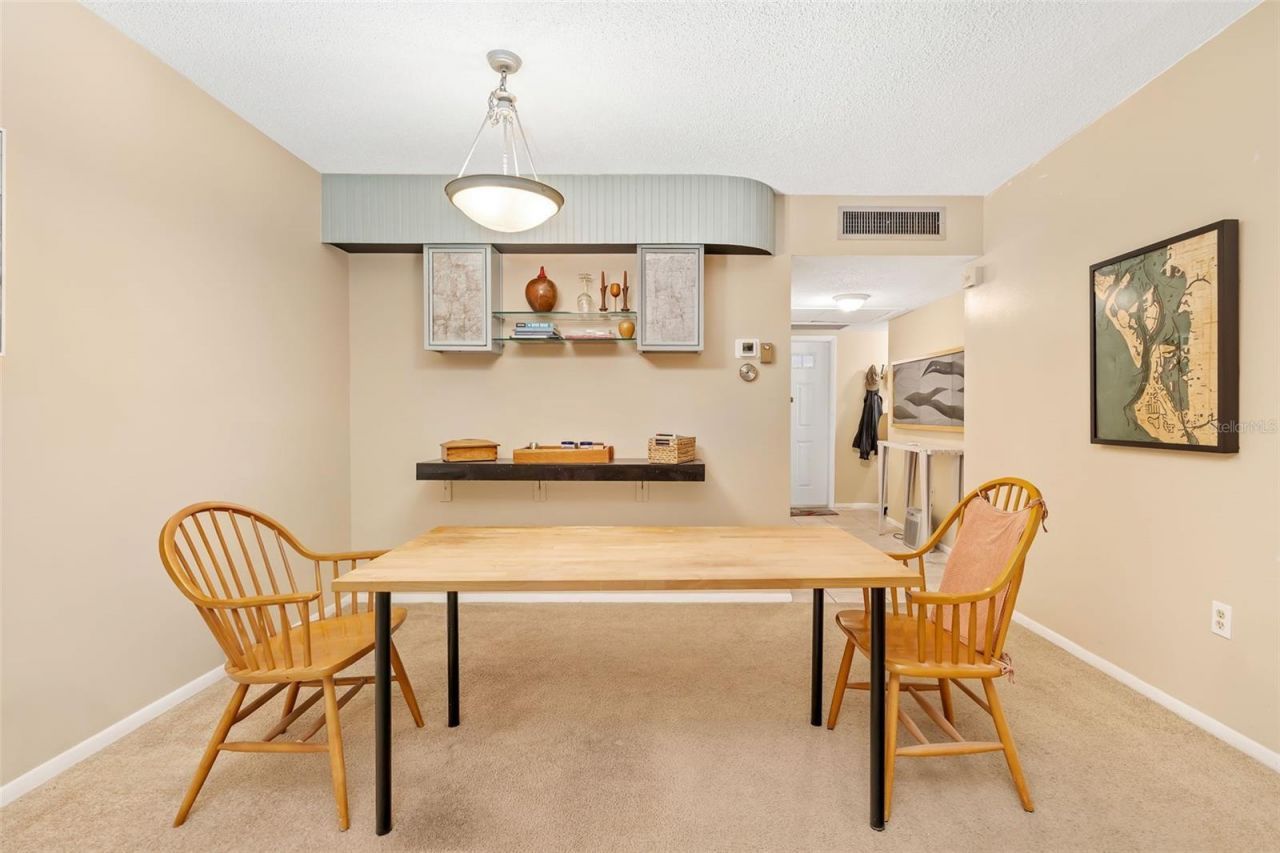 7461 W Country Club Drive, Unit 404, Sarasota, FL 34243 Photo
