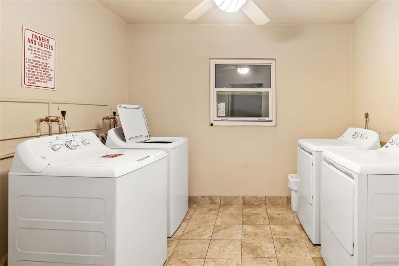 7461 W Country Club Drive, Unit 404, Sarasota, FL 34243 Photo