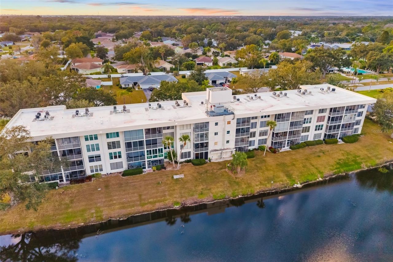 7461 W Country Club Drive, Unit 404, Sarasota, FL 34243 Photo