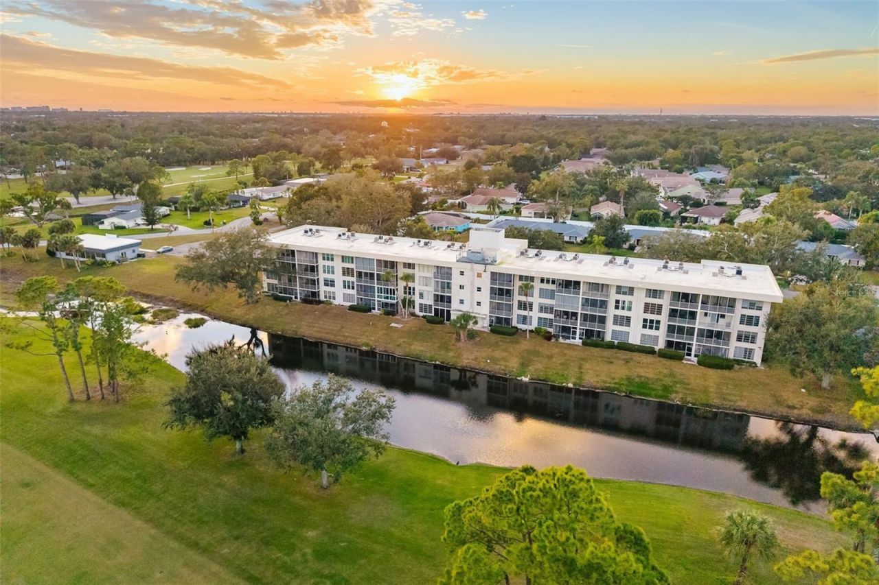 7461 W Country Club Drive, Unit 404, Sarasota, FL 34243 Photo