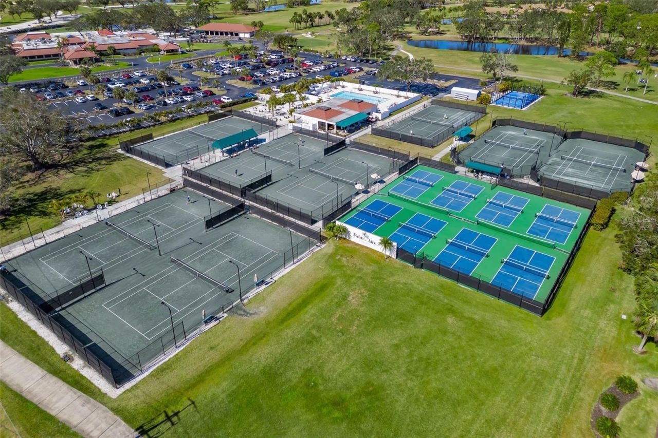 7461 W Country Club Drive, Unit 404, Sarasota, FL 34243 Photo