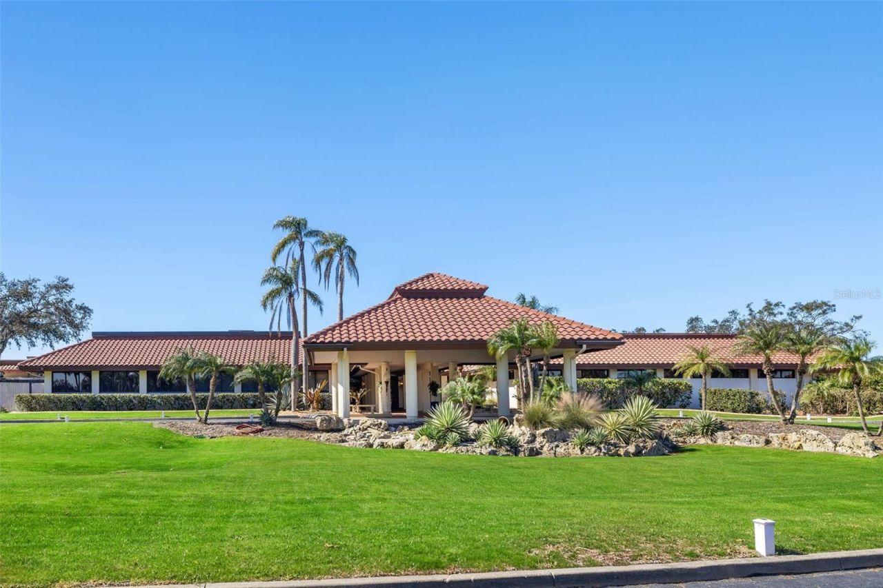 7461 W Country Club Drive, Unit 404, Sarasota, FL 34243 Photo