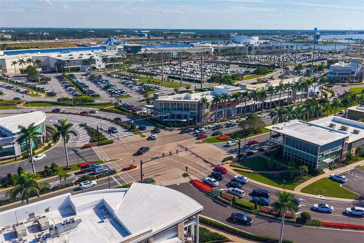 7461 W Country Club Drive, Unit 404, Sarasota, FL 34243 Photo