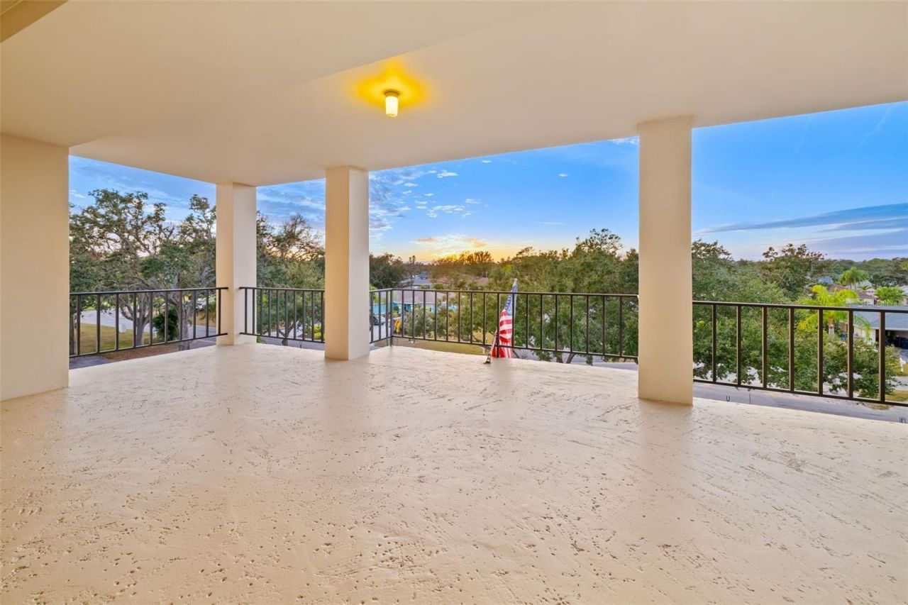 7461 W Country Club Drive, Unit 404, Sarasota, FL 34243 Photo