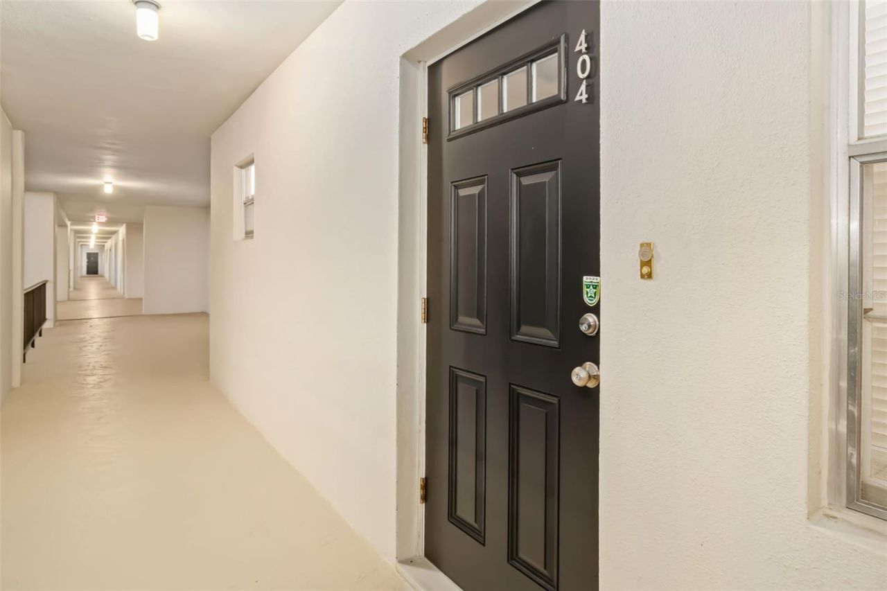 7461 W Country Club Drive, Unit 404, Sarasota, FL 34243 Photo