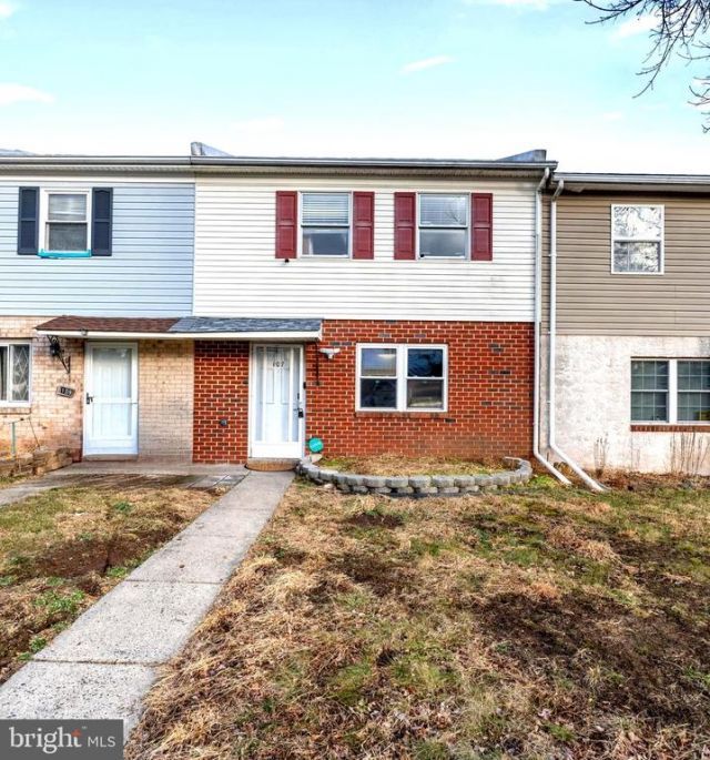 107 S Linda Court, Richlandtown, PA 18955 Main Photo