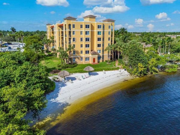 1000 Scotia Drive, Unit 302, Hypoluxo, FL 33462
