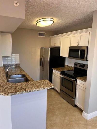 1000 Scotia Drive, Unit 302, Hypoluxo, FL 33462 Photo