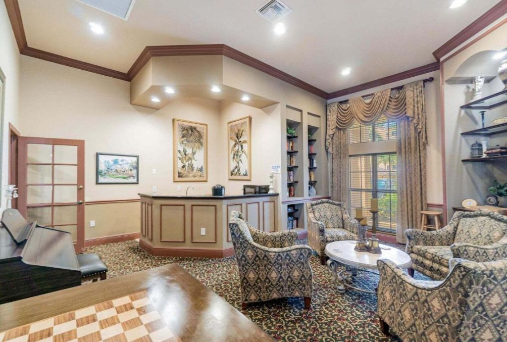 1000 Scotia Drive, Unit 302, Hypoluxo, FL 33462 Photo