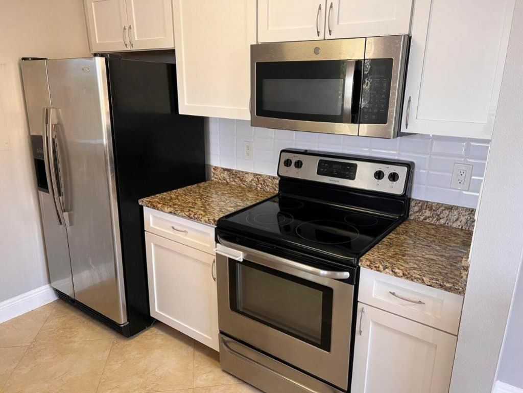 1000 Scotia Drive, Unit 302, Hypoluxo, FL 33462 Photo