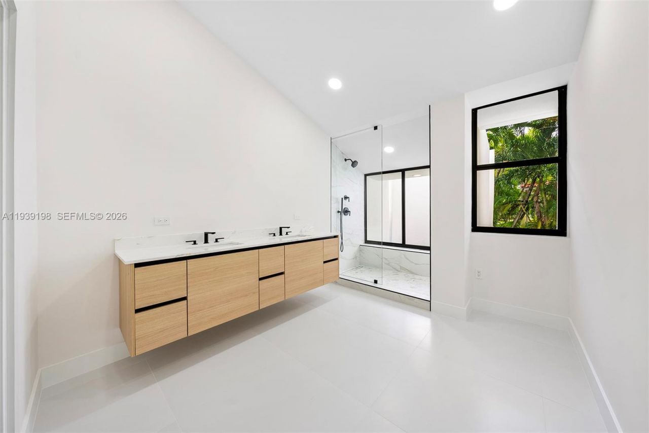 7540 Los Pinos Blvd , Coral Gables, FL 33143 Photo