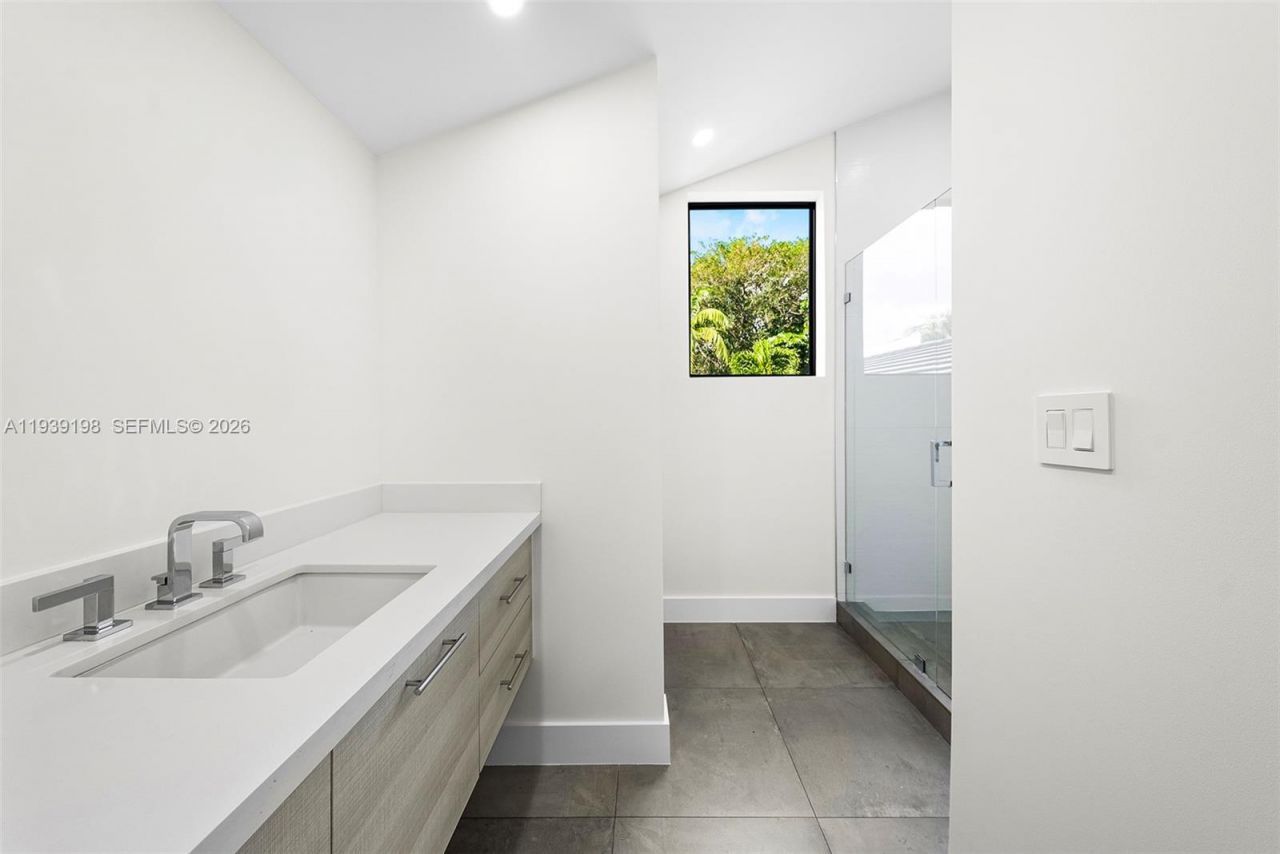 7540 Los Pinos Blvd , Coral Gables, FL 33143 Photo