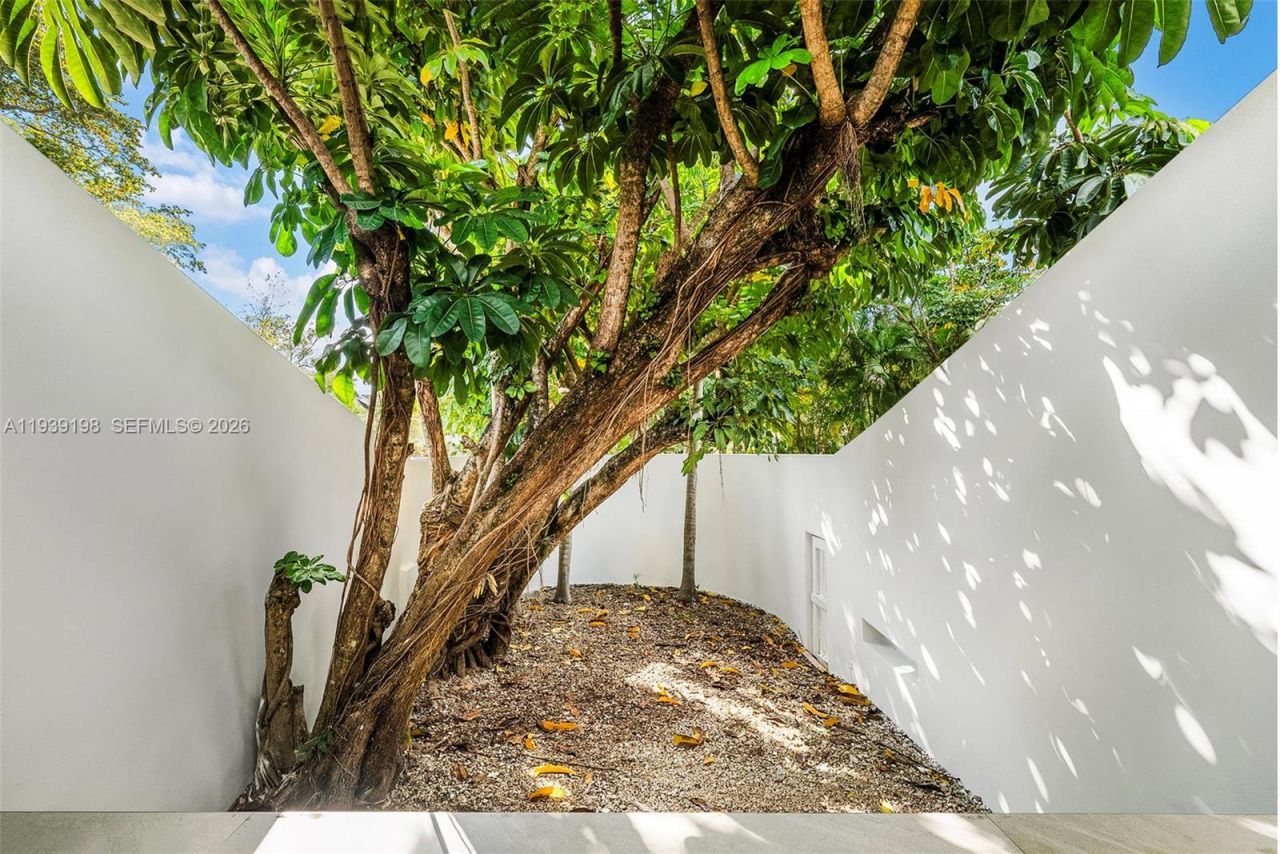 7540 Los Pinos Blvd , Coral Gables, FL 33143 Photo