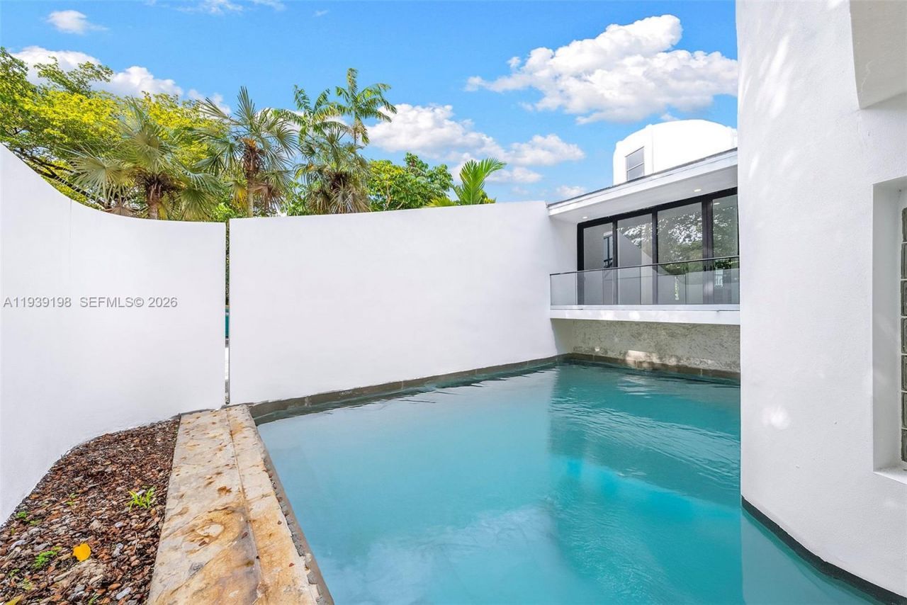 7540 Los Pinos Blvd , Coral Gables, FL 33143 Photo