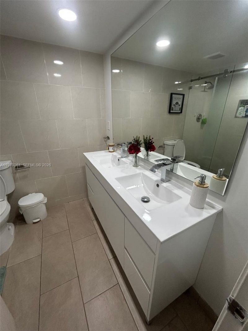 1750 NE 191st St , Unit 403-1, Miami, FL 33179 Photo