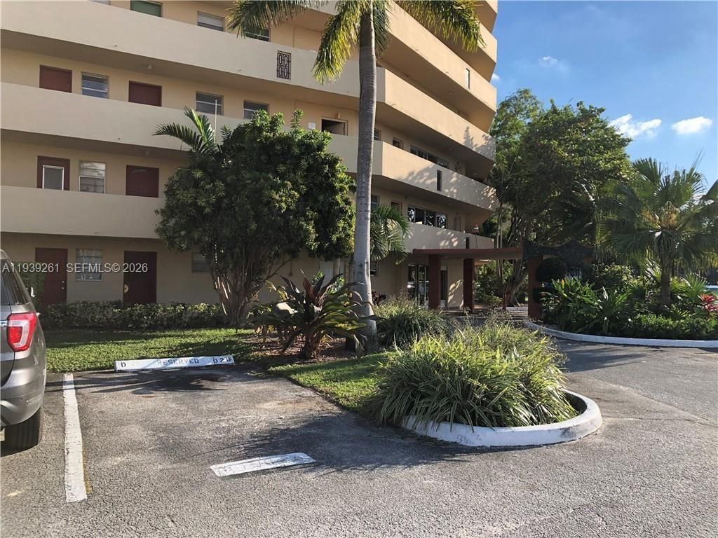 1750 NE 191st St , Unit 403-1, Miami, FL 33179 Photo