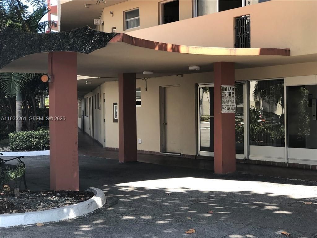 1750 NE 191st St , Unit 403-1, Miami, FL 33179 Photo