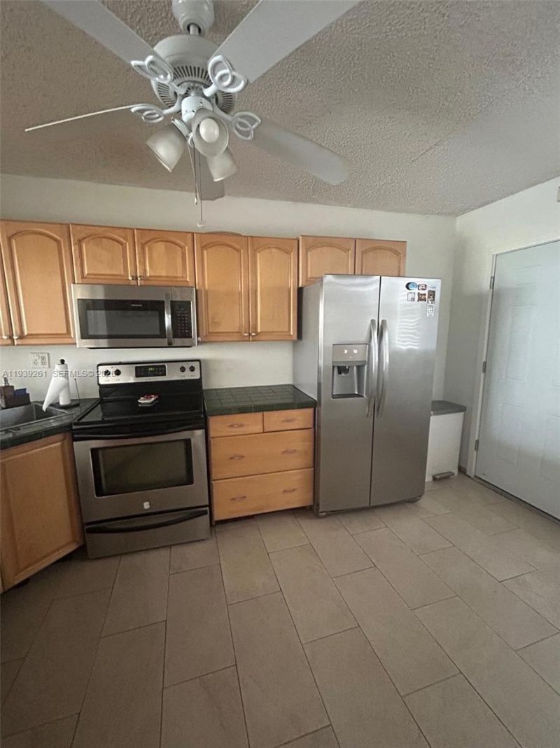 1750 NE 191st St , Unit 403-1, Miami, FL 33179 Photo