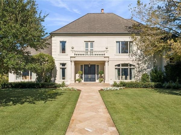 19 PEBBLE BEACH Lane, New Orleans, LA 70131