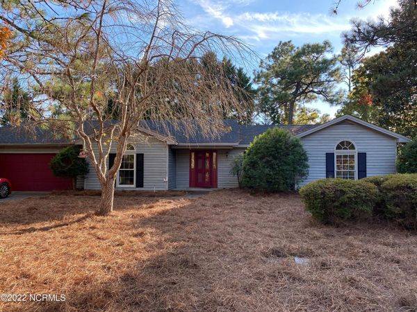 10 Surry Lane, Pinehurst, NC 28374