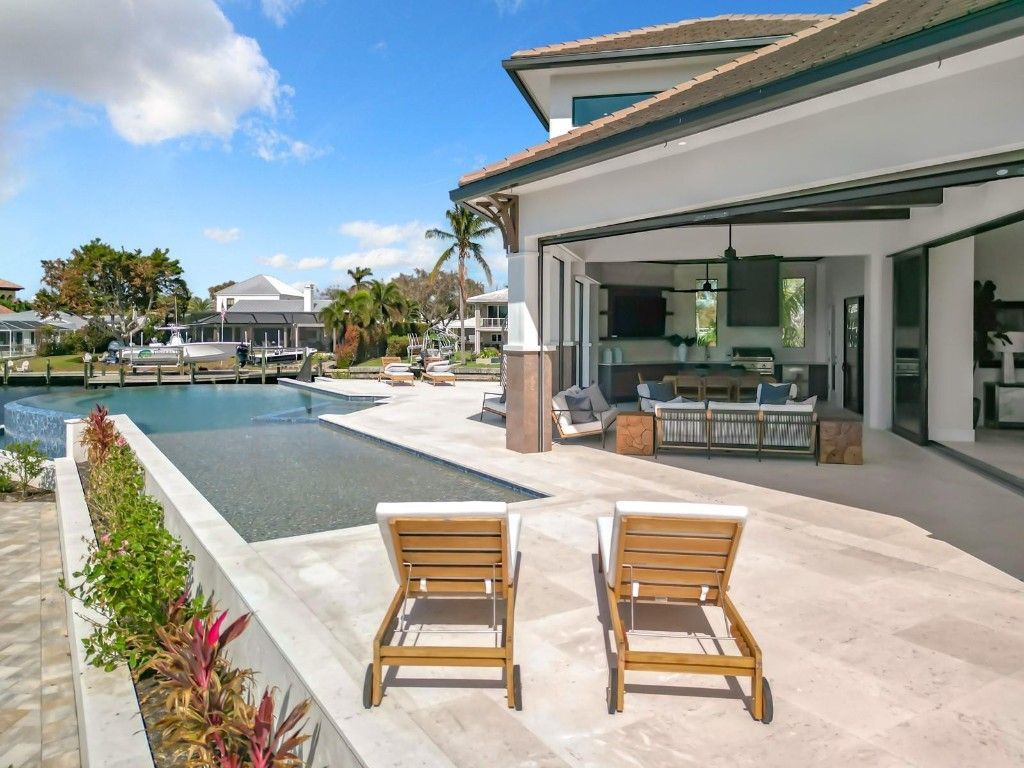 14201 Bay Dr, Fort Myers, FL 33919 Photo