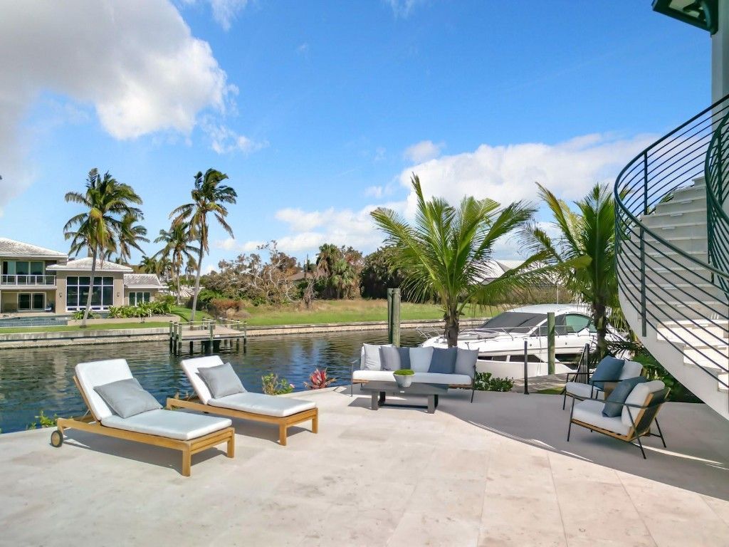 14201 Bay Dr, Fort Myers, FL 33919 Photo