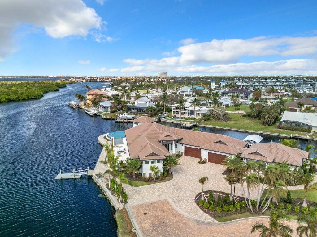 14201 Bay Dr, Fort Myers, FL 33919 Photo