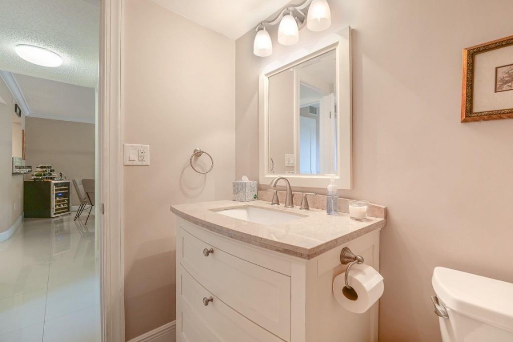 3930 Inverrary Boulevard, Unit 603-D, Lauderhill, FL 33319 Photo