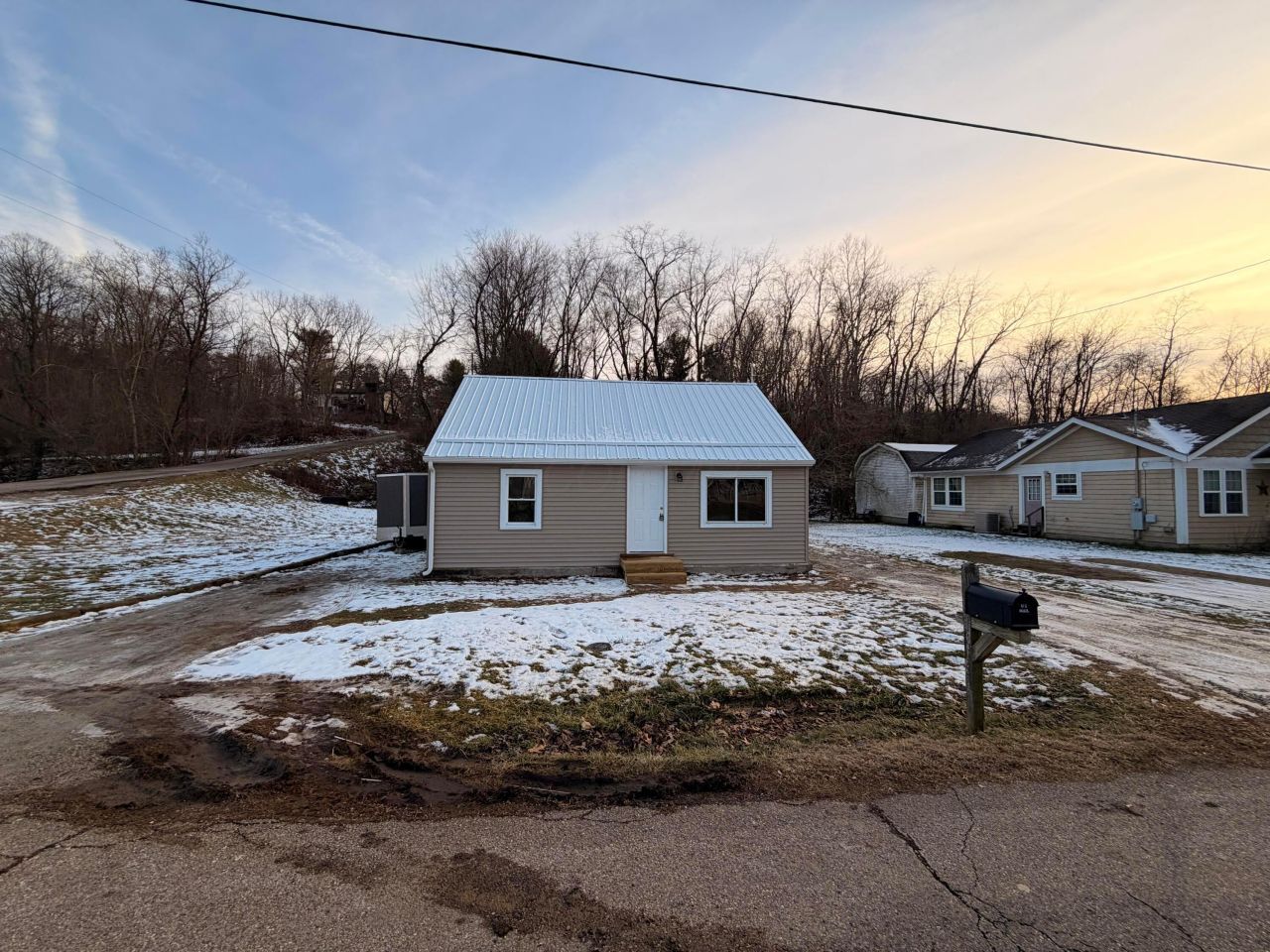 1233 Ohio Avenue, Logan, OH 43138 Main Photo