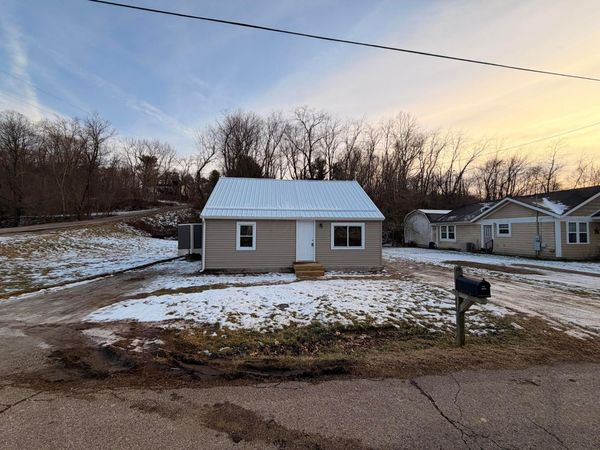 1233 Ohio Avenue, Logan, OH 43138