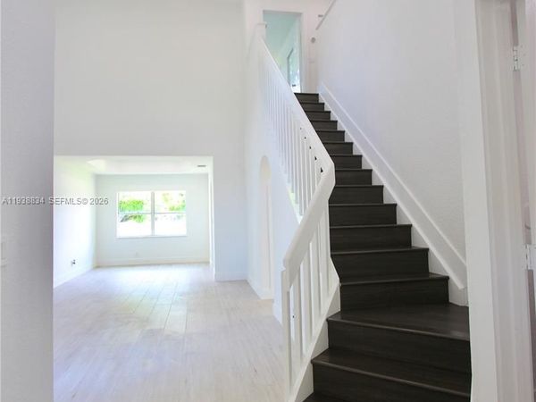 239 NW 107th Ave, Pembroke Pines, FL 33026