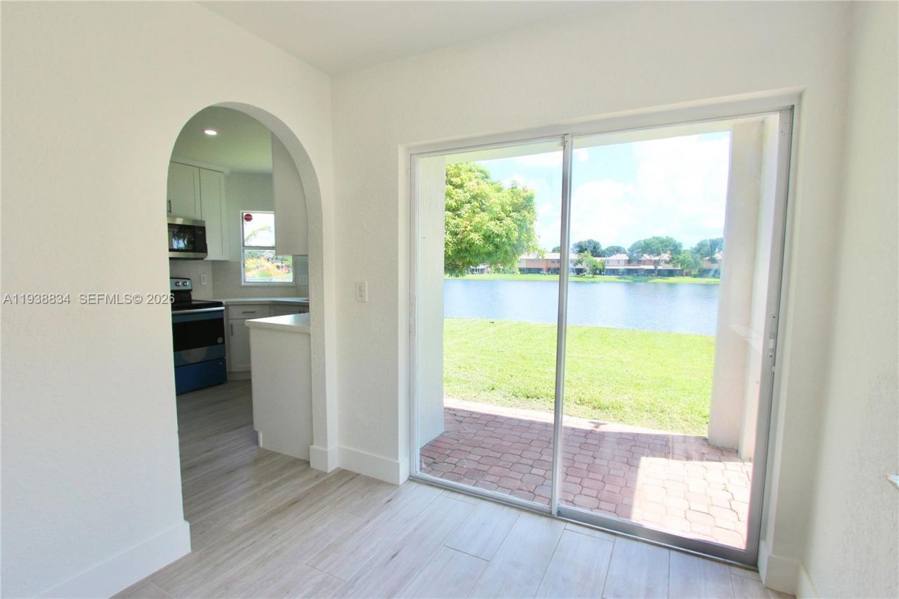 239 NW 107th Ave, Pembroke Pines, FL 33026 Photo