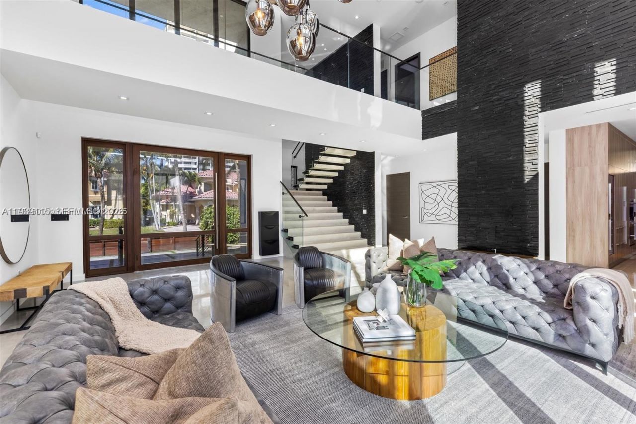 17050 NE 35th Ave , North Miami Beach, FL 33160 Photo