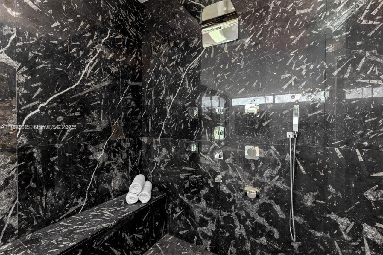 17050 NE 35th Ave , North Miami Beach, FL 33160 Photo