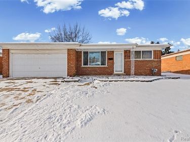 26717 Karen Avenue, Warren, MI 48091