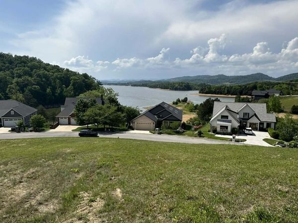 6322 Coves Edge Trail Tr, Russellville, TN 37860