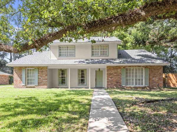 5240 Heritage Dr, Baton Rouge, LA 70808