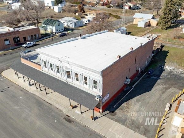 132 E Walnut Avenue, Genesee, ID 83832