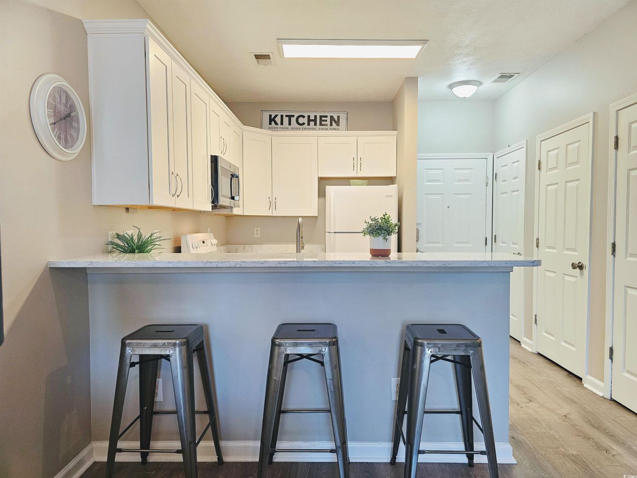 484 River Oaks Dr. Photo 12