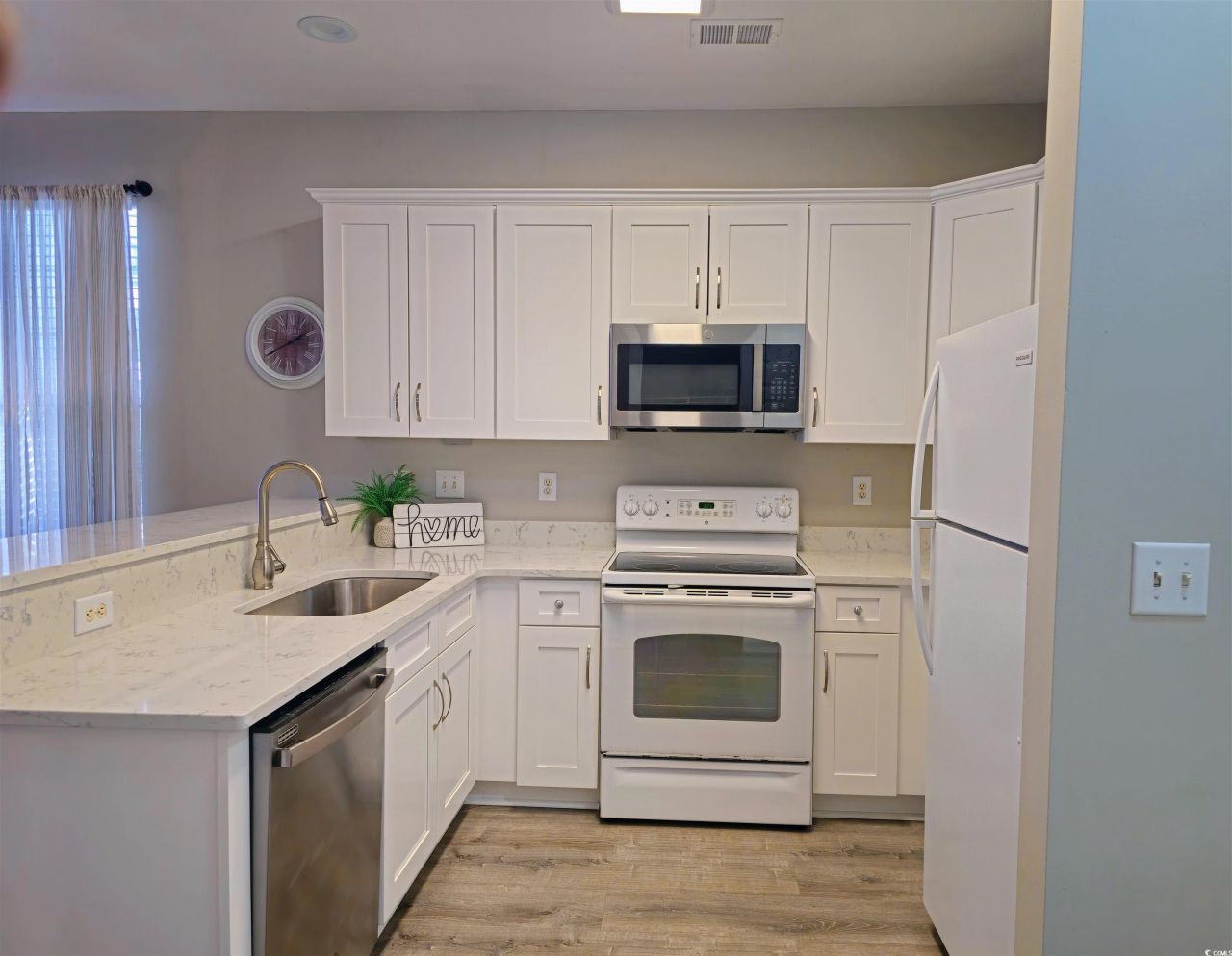 484 River Oaks Dr. Photo 8