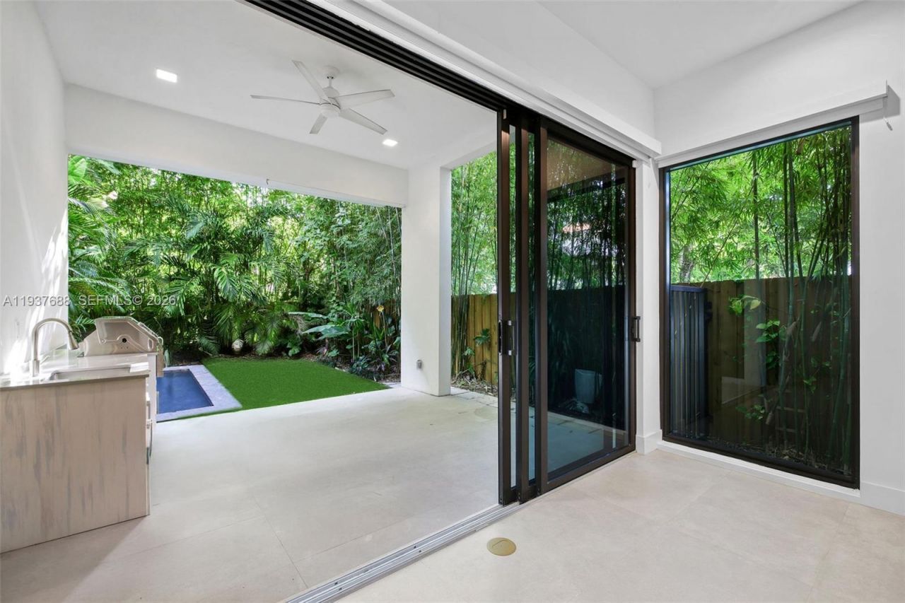 3063 Elizabeth St, Miami, FL 33133 Photo