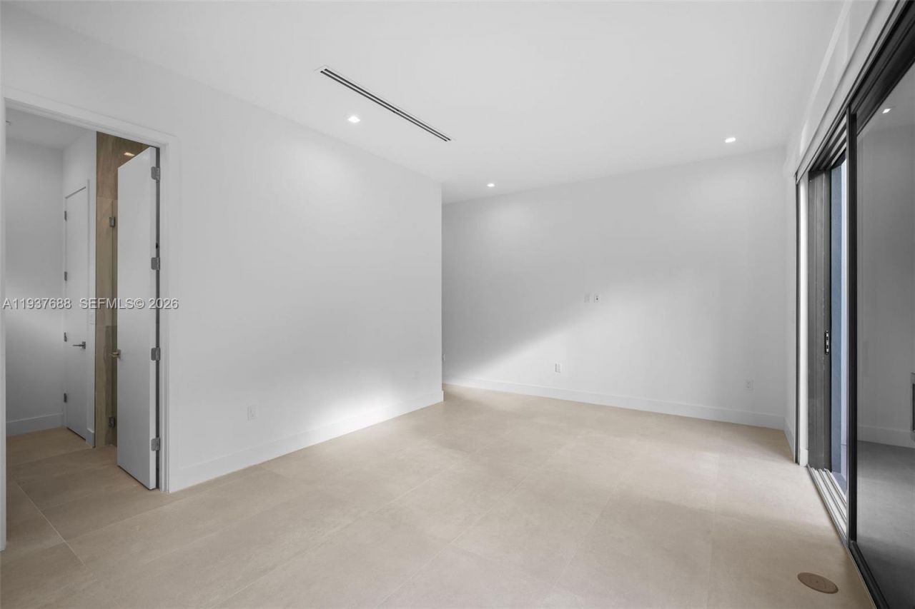 3063 Elizabeth St, Miami, FL 33133 Photo