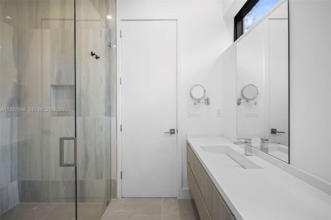 3063 Elizabeth St, Miami, FL 33133 Photo