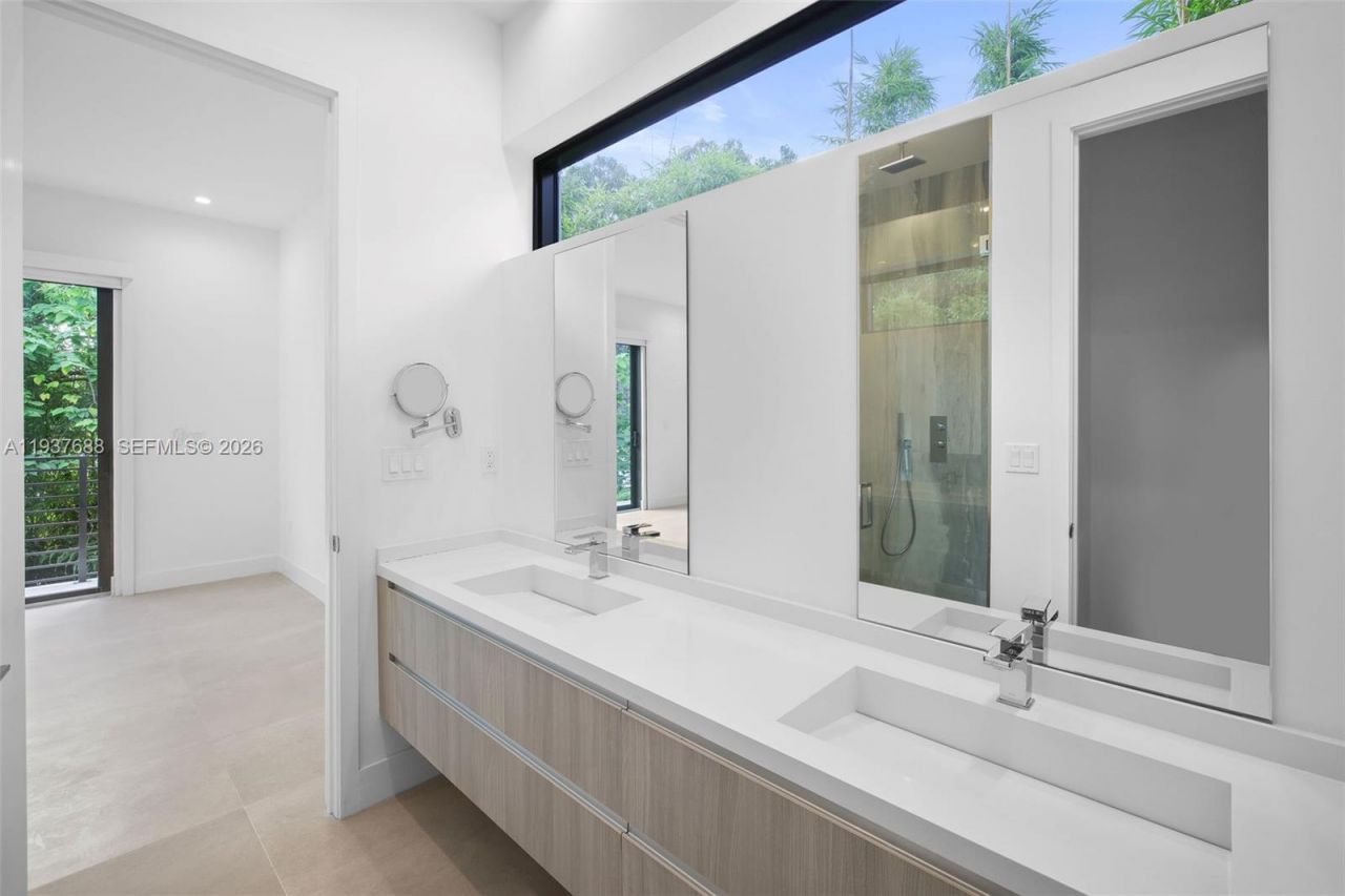 3063 Elizabeth St, Miami, FL 33133 Photo