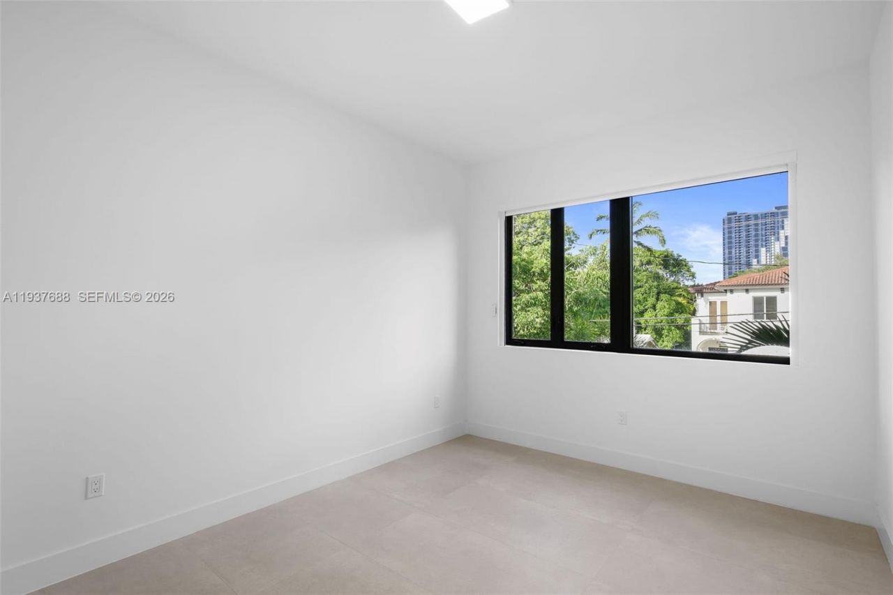 3063 Elizabeth St, Miami, FL 33133 Photo