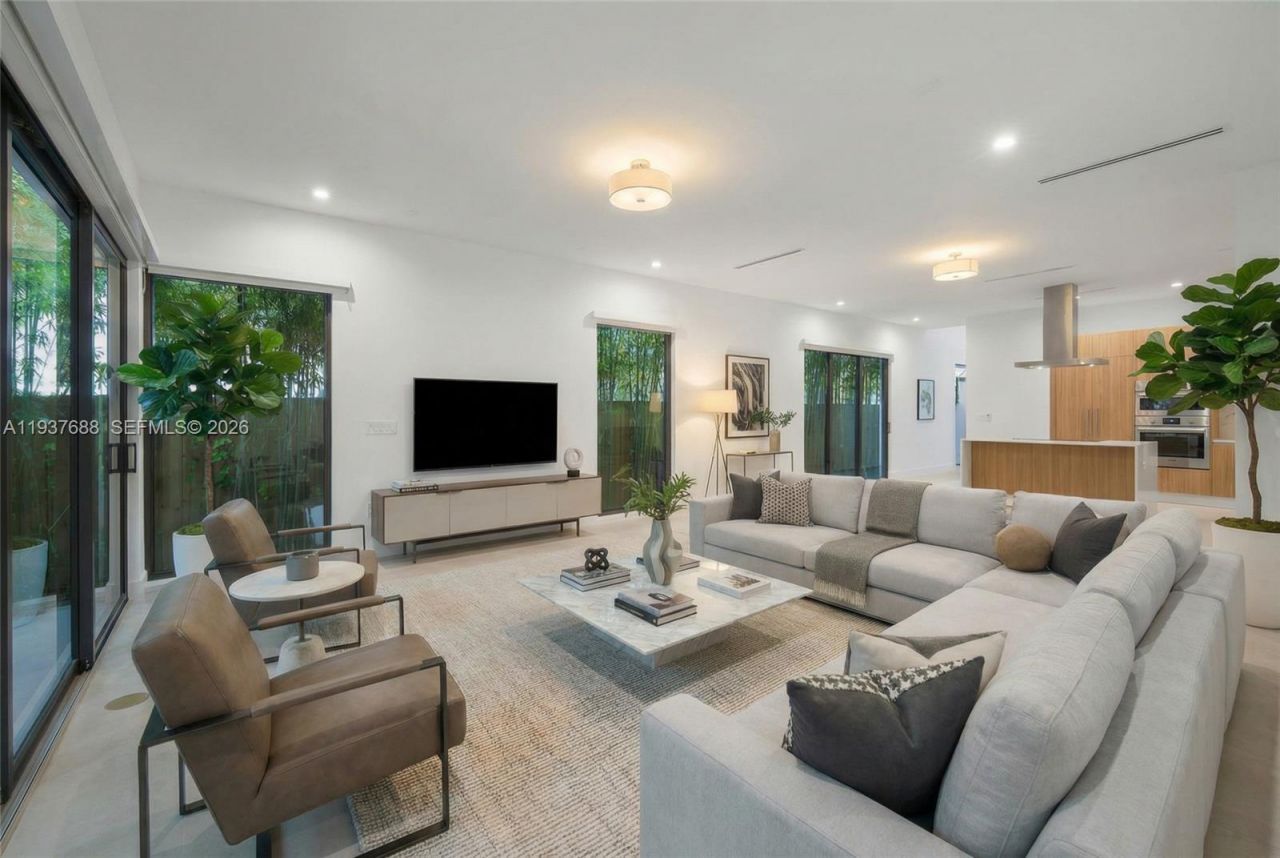 3063 Elizabeth St, Miami, FL 33133 Photo